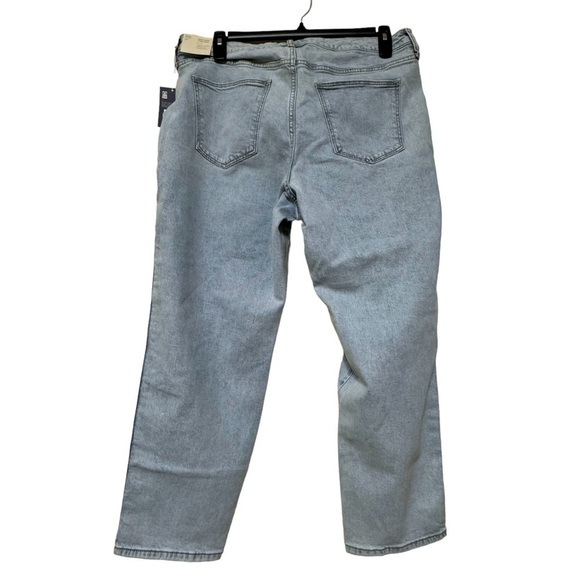 NWT Universal Thread High Rise Slim Straight Women’s Jeans Light Blue Size 16W - Picture 4 of 9